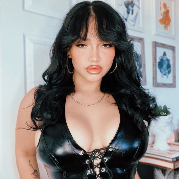 Meet your seller! 😄❤️👋 - Picture 7 of 13